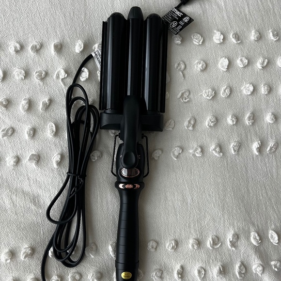 amika: high tide beach waver